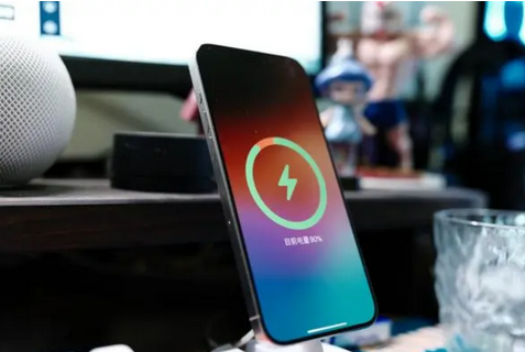 柘荣苹果15换屏服务分享用什么充电器给iPhone15充电更好 